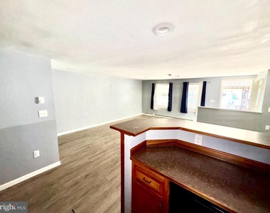 907 Quentin Road - Photo Thumbnail 1