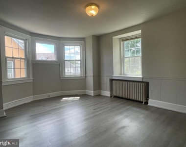 16 Windsor Avenue - Photo Thumbnail 4