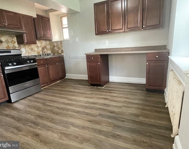16 Windsor Avenue - Photo Thumbnail 10