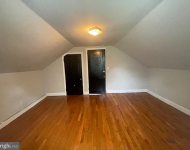 16 Windsor Avenue - Photo Thumbnail 20