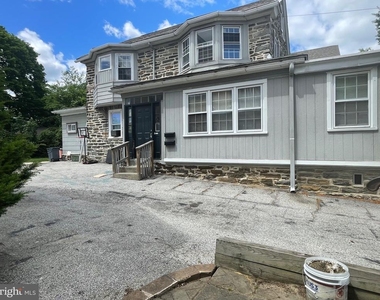 16 Windsor Avenue - Photo Thumbnail 2