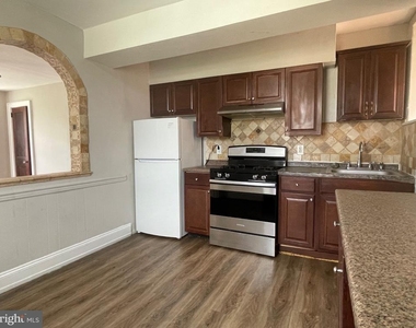 16 Windsor Avenue - Photo Thumbnail 8
