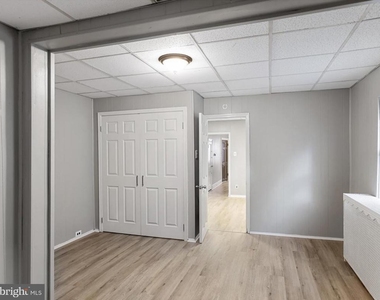 428 Penn Street - Photo Thumbnail 8
