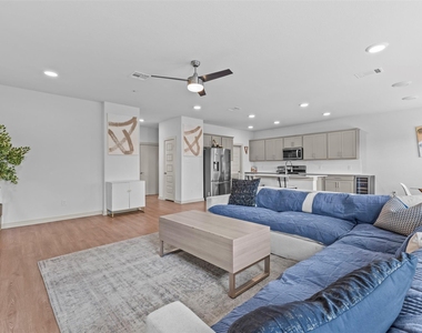 133 Folsom St - Photo Thumbnail 6