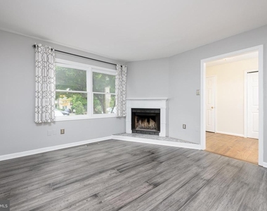 77 Bunker Hill Court - Photo Thumbnail 5