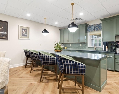 301 Victoria Gardens Drive - Photo Thumbnail 21