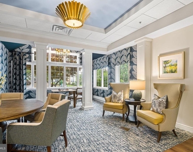 301 Victoria Gardens Drive - Photo Thumbnail 9