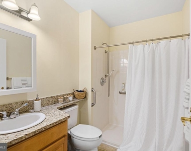 301 Victoria Gardens Drive - Photo Thumbnail 43
