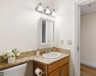 301 Victoria Gardens Drive - Photo Thumbnail 38