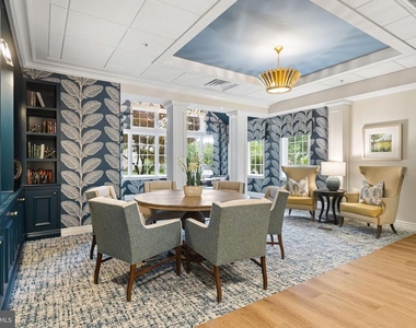 301 Victoria Gardens Drive - Photo Thumbnail 8