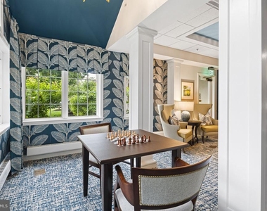 301 Victoria Gardens Drive - Photo Thumbnail 10