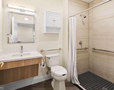 301 Victoria Gardens Drive - Photo Thumbnail 45