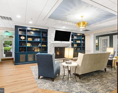 301 Victoria Gardens Drive - Photo Thumbnail 5