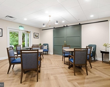 301 Victoria Gardens Drive - Photo Thumbnail 24