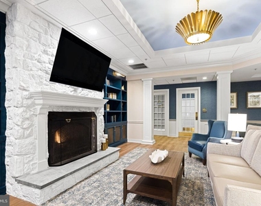301 Victoria Gardens Drive - Photo Thumbnail 4
