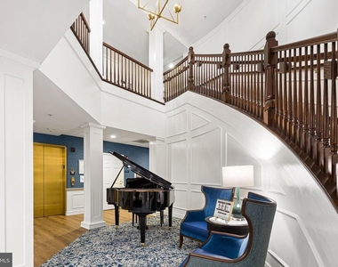 301 Victoria Gardens Drive - Photo Thumbnail 1