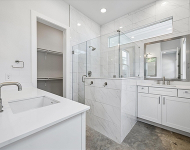 610 W 33rd St - Photo Thumbnail 7