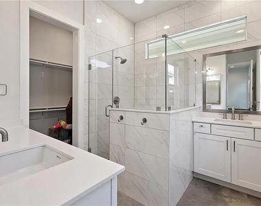 610 W 33rd St - Photo Thumbnail 6