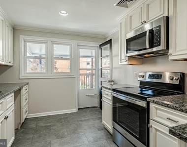 222 3rd Avenue - Photo Thumbnail 4