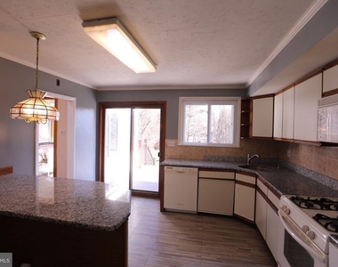 1443 Valley Forge Road - Photo Thumbnail 12