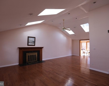 1443 Valley Forge Road - Photo Thumbnail 6