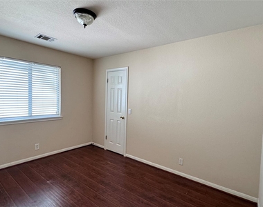 2211 Bent Bow Dr - Photo Thumbnail 36