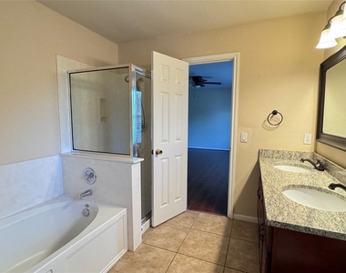 2211 Bent Bow Dr - Photo Thumbnail 24