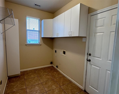 2211 Bent Bow Dr - Photo Thumbnail 20