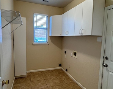 2211 Bent Bow Dr - Photo Thumbnail 19