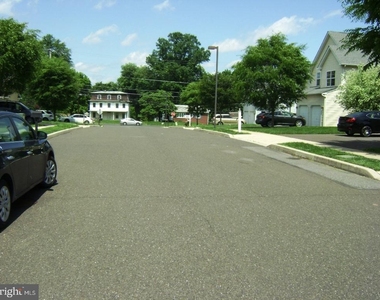 1933 Saxon Drive - Photo Thumbnail 16