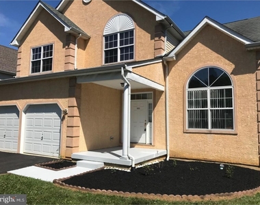 1933 Saxon Drive - Photo Thumbnail 2