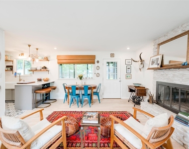 406 Arbor Ln - Photo Thumbnail 3