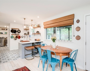 406 Arbor Ln - Photo Thumbnail 10