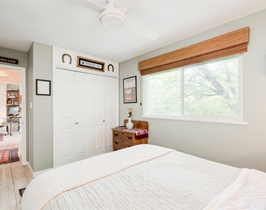 406 Arbor Ln - Photo Thumbnail 8