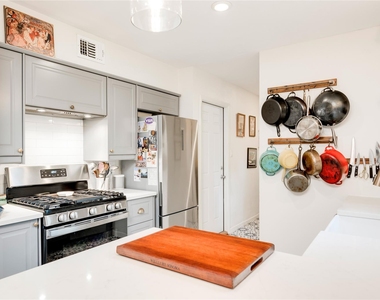 406 Arbor Ln - Photo Thumbnail 33