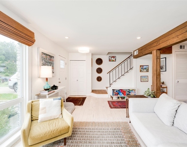 406 Arbor Ln - Photo Thumbnail 7
