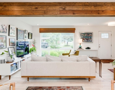 406 Arbor Ln - Photo Thumbnail 2