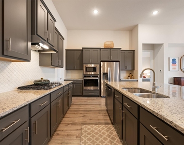 725 Millcreek Ln - Photo Thumbnail 9