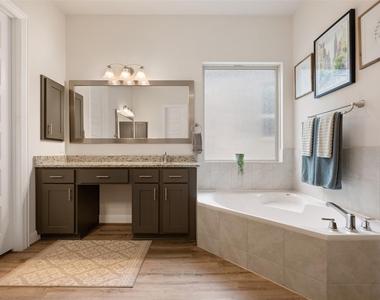 725 Millcreek Ln - Photo Thumbnail 21
