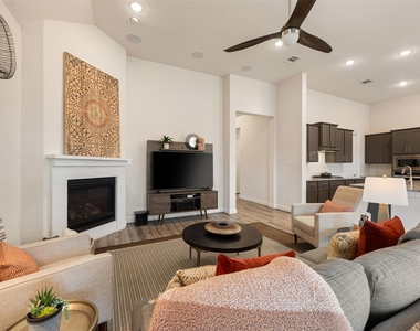 725 Millcreek Ln - Photo Thumbnail 7