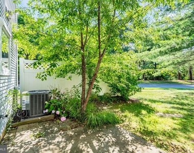 93 William Patterson Court - Photo Thumbnail 21