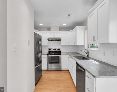 93 William Patterson Court - Photo Thumbnail 7