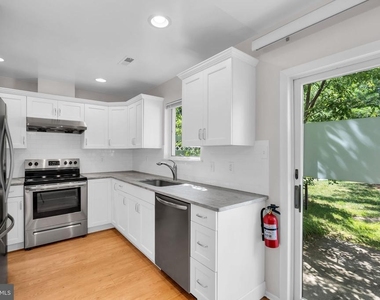 93 William Patterson Court - Photo Thumbnail 8