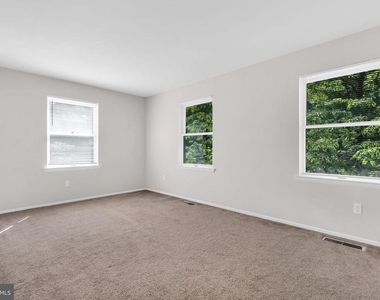 93 William Patterson Court - Photo Thumbnail 17