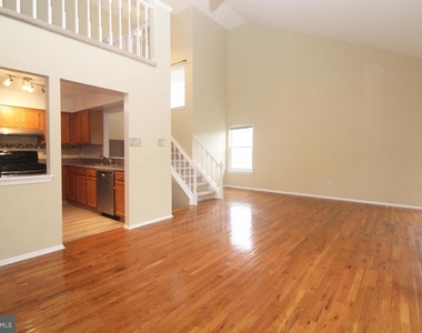 262 Andover Place - Photo Thumbnail 2
