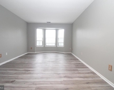 262 Andover Place - Photo Thumbnail 13