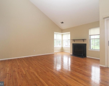 262 Andover Place - Photo Thumbnail 3