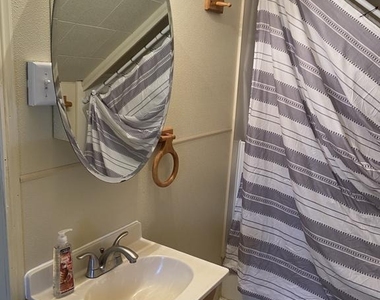 929 Johnston Avenue - Photo Thumbnail 7