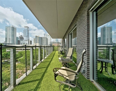 901 W 9th St - Photo Thumbnail 24