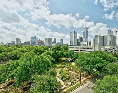 901 W 9th St - Photo Thumbnail 27